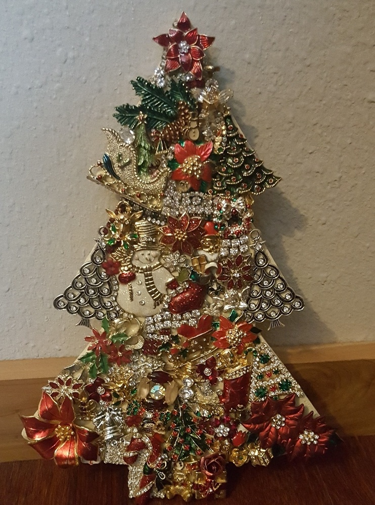 Repurposed Jewerly Christmas tree